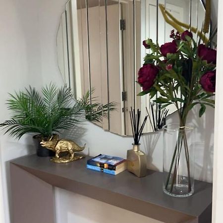 The Reflection Apartment , With River Thames View ロンドン エクステリア 写真